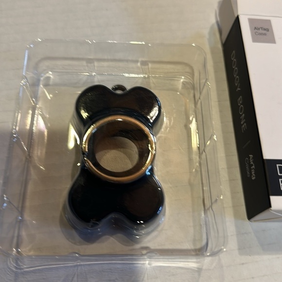 NWT Phunkee Tree air tag case doggy bone shape with loop to tie in black & grey - Picture 5 of 5